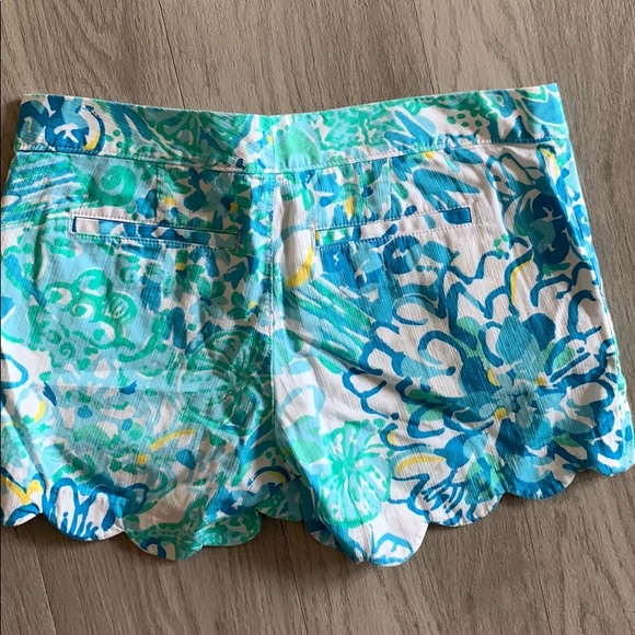 Lilly Pulitzer Buttercup Scalloped Shorts - Picture 4 of 7